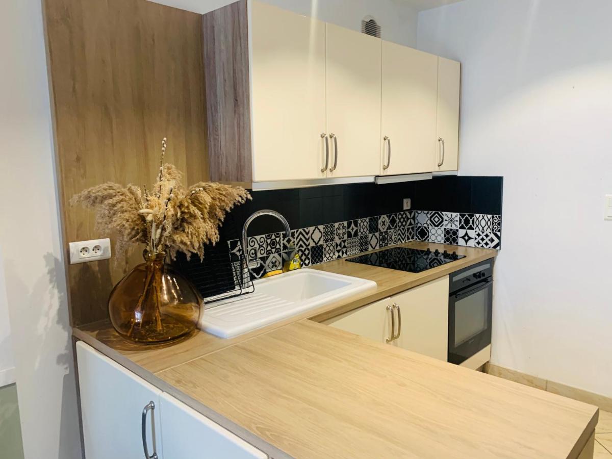 La Roseraie De L Arguenon, Appartement Charmant Centre Ville Jugon-les-Lacs 外观 照片